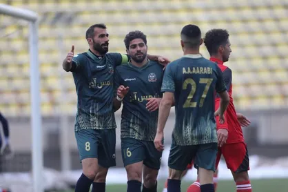 شمس آذر برد و بدون رقیب در صدر ماند / پنجمین برد متوالی چادرملو
