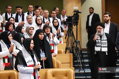 تجلیل از دستاوردها و تکریم از فعالان نظام بهداشت کشور