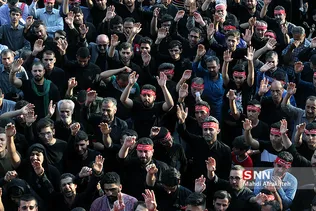 اجتماع برزگ اربعینی ها در میدان امام حسین 