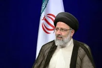 اهدای لوح تقدیر فراکسیون زنان مجلس به حجت الاسلام رئیسی