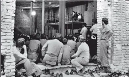 نمایش عکس&zwnj;هایی از نوجوانی تا ارتحال امام خمینی