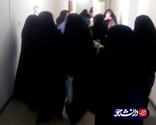 تجمع دانشجویان خلیج فارس بوشهر در اعتراض به ورود آقایان عضو شورای صنفی به خوابگاه دختران