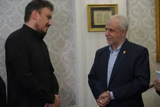 دیدار مسئولان بنیاد شهید با خانواده شهید امیر عبداللهیان