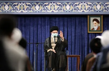 رهبر انقلاب: پیروان اهل&zwnj;بیت و شیعیان مفتخرند که در مقابل اژدهای هفت سر نظام سلطه ایستادند / پرچم جمهوری اسلامی همان پرچم ائمه (ع) است