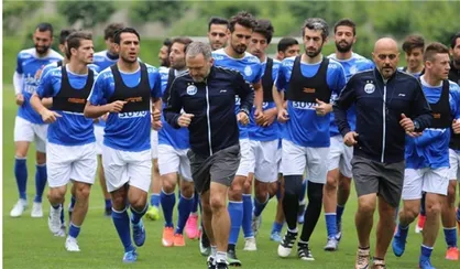 رقبا درصدد تضعیف و تخریب استقلال هستند/ هواداران دنبال مقصر نباشند