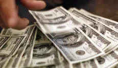 فرار معاون از نتایج ناگوار ارز ۴۲۰۰ تومانی