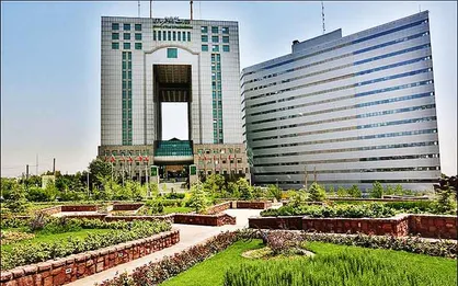 تفکیک وزارت راه و شهرسازی، فارغ از معایب و مزایا اولویت کشور نیست/ مجلس و دولت تدبیری برای مسکن مردم کنند