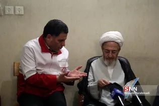 دیدار مدیرعامل جمعیت هلال احمر کشور با آیت‌الله سبحانی مرجع تقلید شیعیان