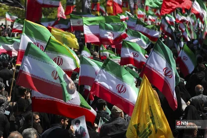 واشینگتن پست: پس از توقف جنگ از سوی ترامپ، ایرانیان پرچم&zwnj;های پیروزی برافراشتند، نه تسلیم + عکس