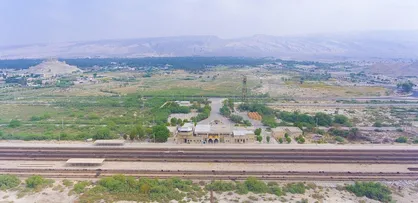 مدیرکل راه&zwnj;آهن هرمزگان: توسعه امکانات رفاهی در فین اولویت دارد