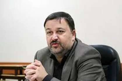 واکنش فراهانی به حضور دانشجوی حاشیه&zwnj;ساز در جشنواره نشریات/ طبق قانون عمل می&zwnj;کنیم
