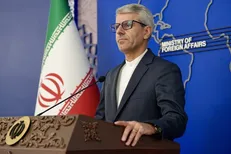 بقایی: ایران با آغوش باز منتظر شماست! به خانه برگردید