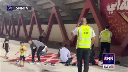 اقامه نماز توسط هواداران استقلال در ورزشگاه آل راشد دبی