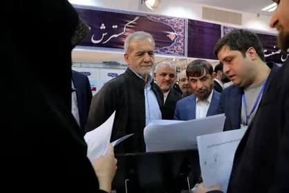 پزشکیان از نمایشگاه &laquo;پیشگامان پیشرفت&raquo; بازدید کرد