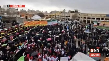 جشن تولد انقلاب اسلامی در شهرکرد/ حضور هزاران نفری زیر باران زمستانی + فیلم و عکس