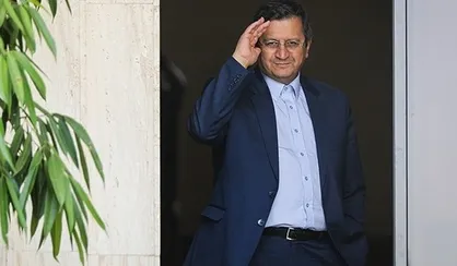 همتی: مطمئن هستم که این نوسانات بازار مرتفع خواهد شد