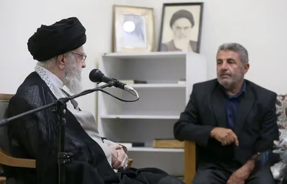 رهبر انقلاب: شهادت این عزیزان به دلیل دفاع از کشور در مقابله مستقیم با رژیم صهیونیستی که خبیث&zwnj;ترین دشمن اسلام است، شهادت برجسته و مهمی است.