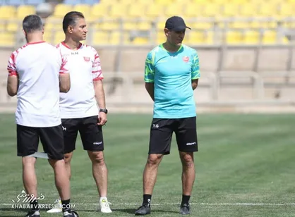 عکس| بازدید نمایندگان پرسپولیس از ورزشگاه استقلال دوشنبه