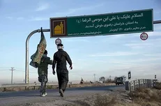 همه خادم‌الرضاییم؛ میزبانی از زائرانی که با پای پیاده خود را به حرم رضوی می‌رسانند/ حج فقرا از قدمگاه آغاز شده است