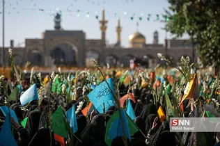گلباران حرم مطهر رضوی در سالروز میلاد حضرت معصومه (س)