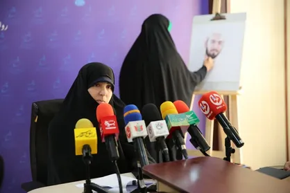 با حضور بانوان هنرمند مراسم رونمایی از پوستر رویداد سراسری &laquo;با هنران&raquo; انجام شد
