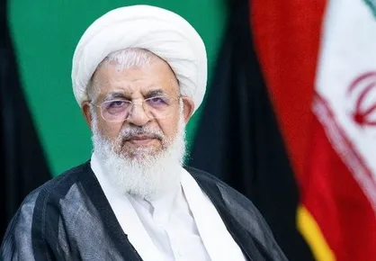 نماینده ولی فقیه با خانواده&zwnj;های شهدا در یزد دیدار کرد