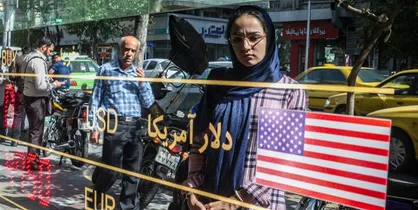نرخ واقعی دلار ۷ هزار تومان است/ با ۳۰ میلیون دلار می&zwnj;توان بازار را کنترل کرد