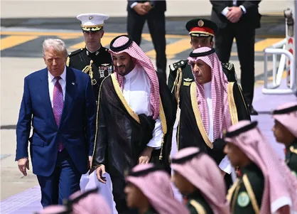 عطوان: ترامپ برای غارت تریلیون&zwnj;ها دلار و خرج آن در جنگ غزه به ریاض آمده است
