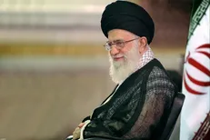 رهبر انقلاب: در دل یک پیچ تاریخی قرار داریم / نقشه دشمن در قضایای اخیر جامع و کامل بود اما محاسبه غلط