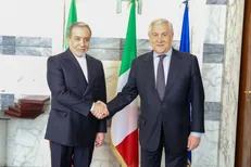 عراقچی خطاب به وزیر خارجه ایتالیا: میزبانی از پایگاه‌های آمریکا به معنی همدستی در تجاوز است