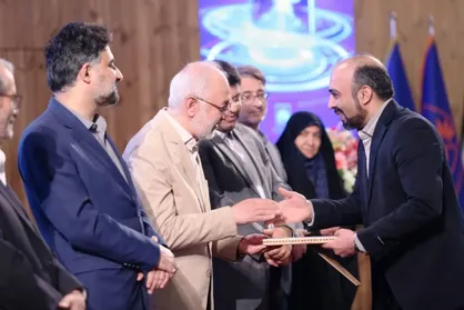 درخشش استادیار دانشگاه تهران در چهاردهمین جشنواره ملی پژوهش و فناوری سازمان اسناد و کتابخانه ملی