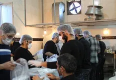 توزیع ۱۰ هزار پرس غذای نذری به همت بسیج دانشجویی علوم پزشکی تبریز