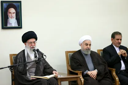 رئیس جمهور و هیات دولت با رهبر انقلاب دیدار کردند
