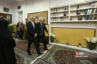 نواختن زنگ انقلاب در مدرسه رفاه