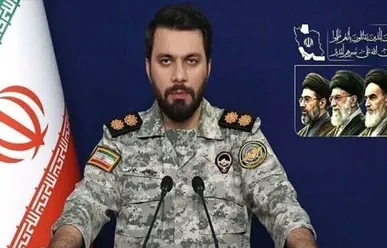 وَمَا النَّصرُ إِلّا مِن عِندِ اللَّهِ العَزیزِ الحَکیمِ