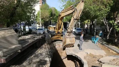 بحران فرسودگی شبکه فاضلاب اصفهان و رهاسازی فاضلاب در خیابان قائمیه