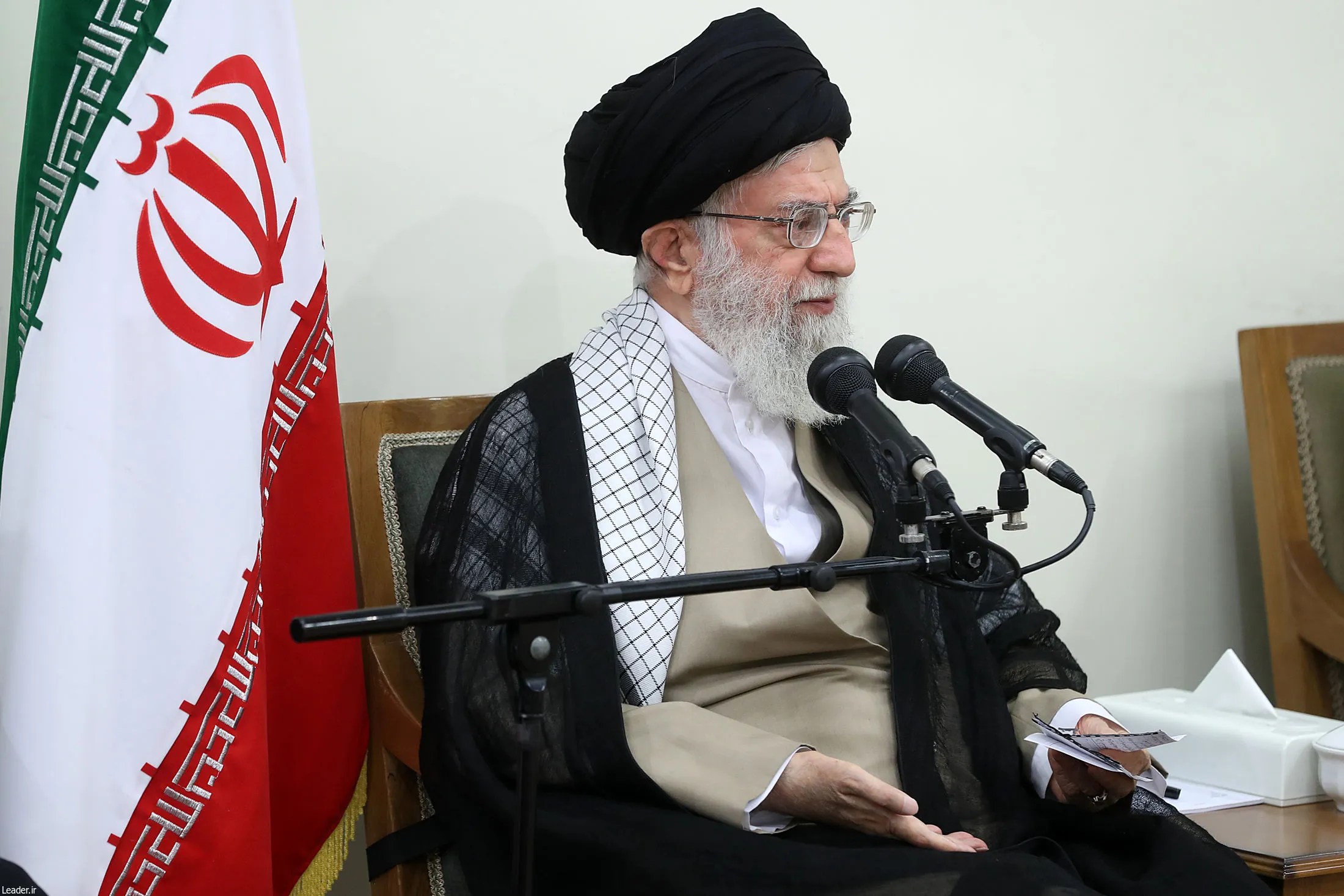 امام خامنه ای