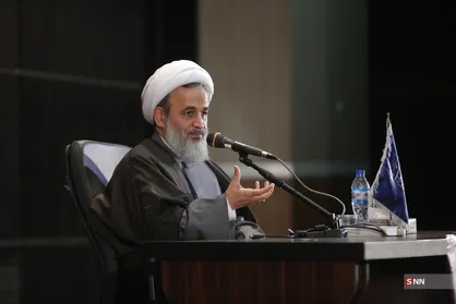 دشمن با ناراضی نشان دادن مردم فکر سپردن کشور به دست آمریکا است