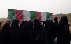 مادر شهید حمید قربانی میهمان فرزند شهیدش شد