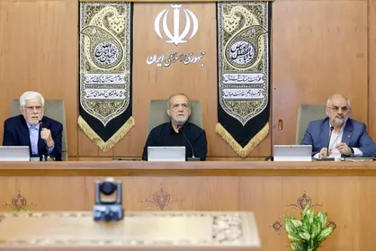 پزشکیان: &laquo;تعطیلی&raquo; پاک کردن صورت مسئله است و چاره مشکل کم&zwnj;آبی نیست