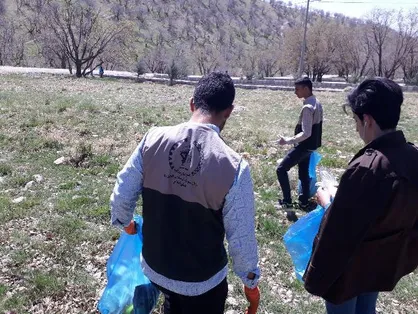 دانشجویان بسیجی ایلام با پاکسازی طبیعت برای بهار آمده شدند