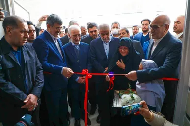 وزیر کشور از آموزشگاه ۱۸ کلاسه شهید منگولی یزد بهره‌برداری کرد