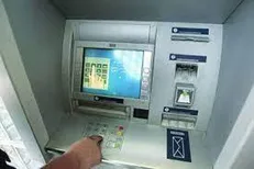 مشکل سقف برداشت وجه از خودپرداز‌ها در مرز