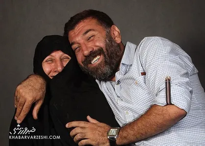 شکایت مادر علی انصاریان علیه پزشک معالج فرزندش در دادسرا/ دستگاه ونتیلاتور زود جدا شد؟