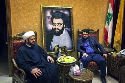 سفر دبیرکل نُجَباء به لبنان پس از شایعه ترور +تصاویر