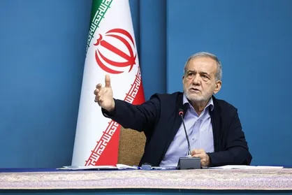 پزشکیان: بنگاه&zwnj;های تولیدی وارد فرآیند ساخت مسکن کارگری شوند