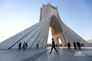 حال و هوای نوروزی برج آزادی