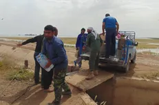 خدمت رسانی فوری بنیاد احسان ستاد اجرایی فرمان امام به مناطق سیل زده اردبیل