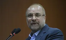قالیباف در منزل شهید جواد الله‌کرم حضور یافت