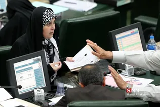 حضور سرلشگر باقری در صحن علنی مجلس شورای اسلامی